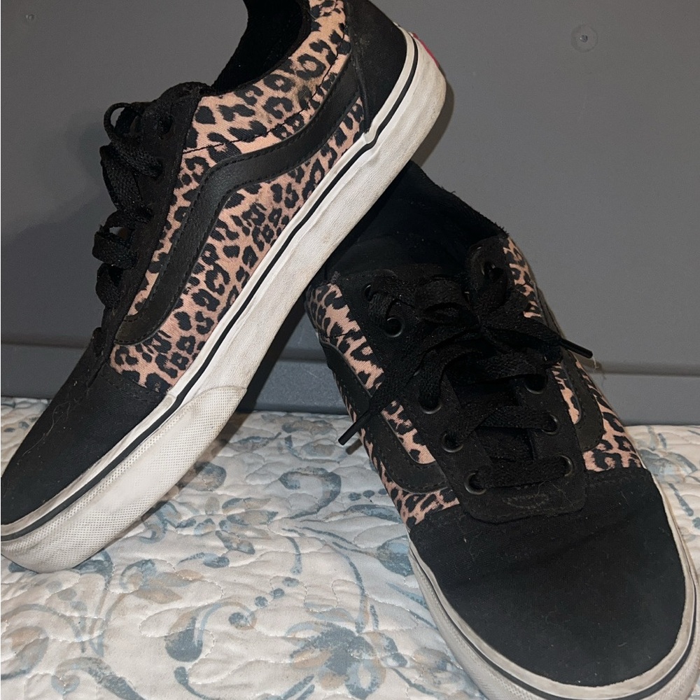 Vans Black and Leopard Print Women's Sneakers Deluxe comfort